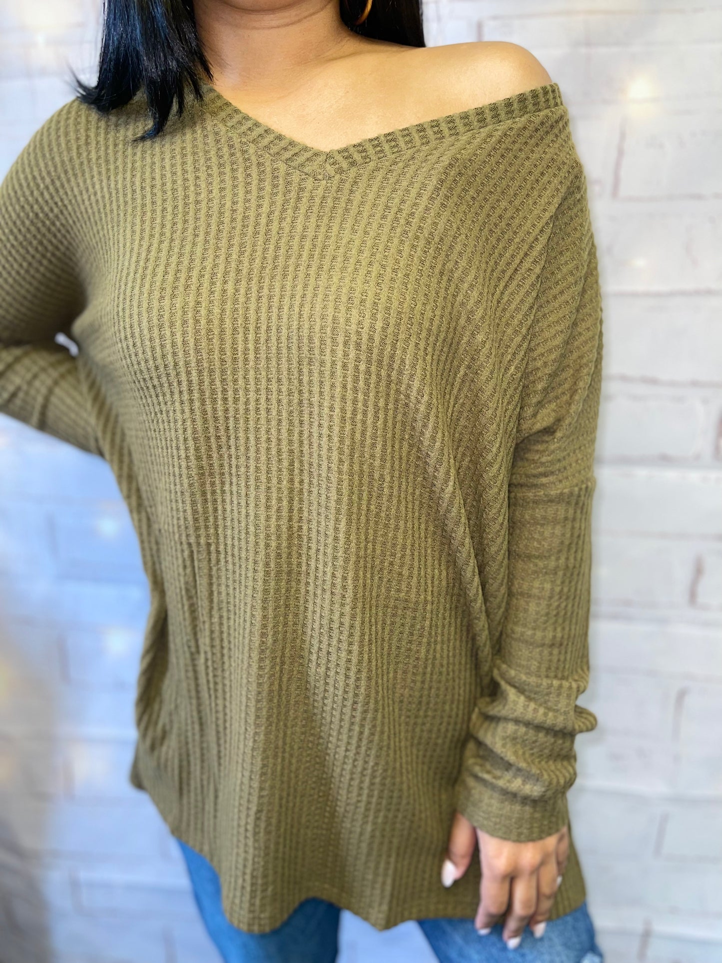 green waffle knit hi lo v neck sweater