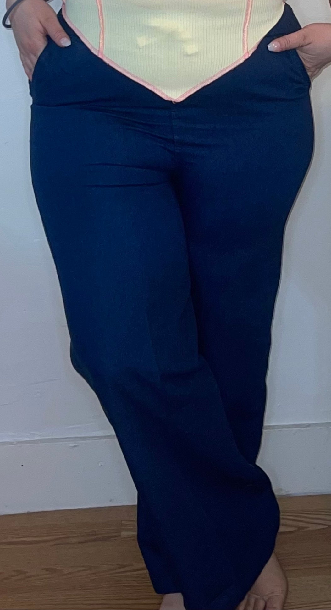 Dark blue wash denim trousers with pockets and elastic waistband 