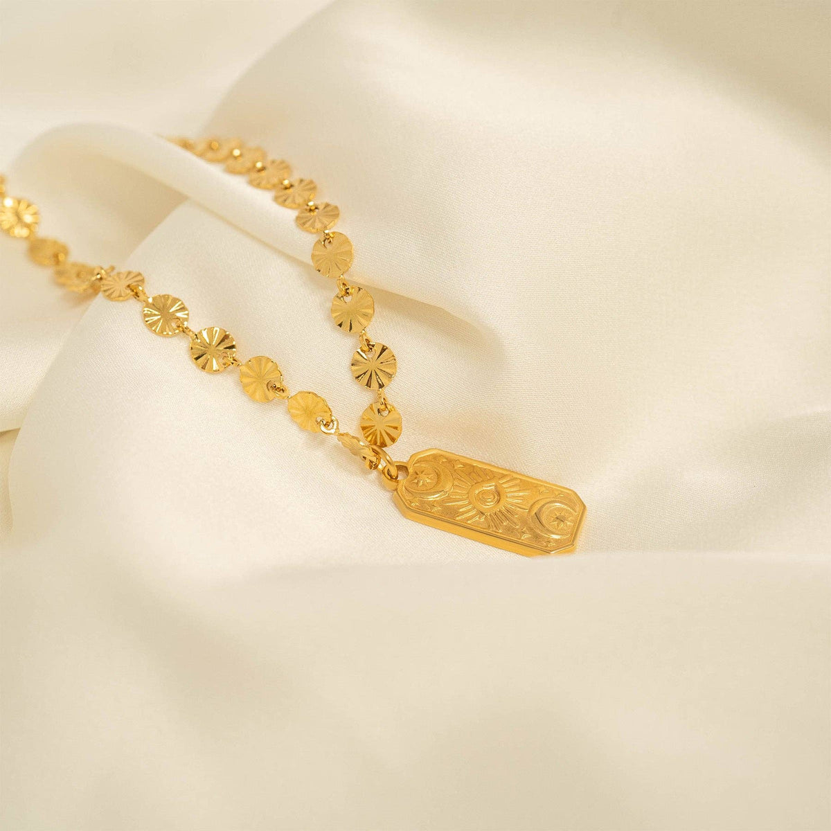 Avery Necklace